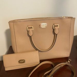 Michael Kors Sutton Wallet